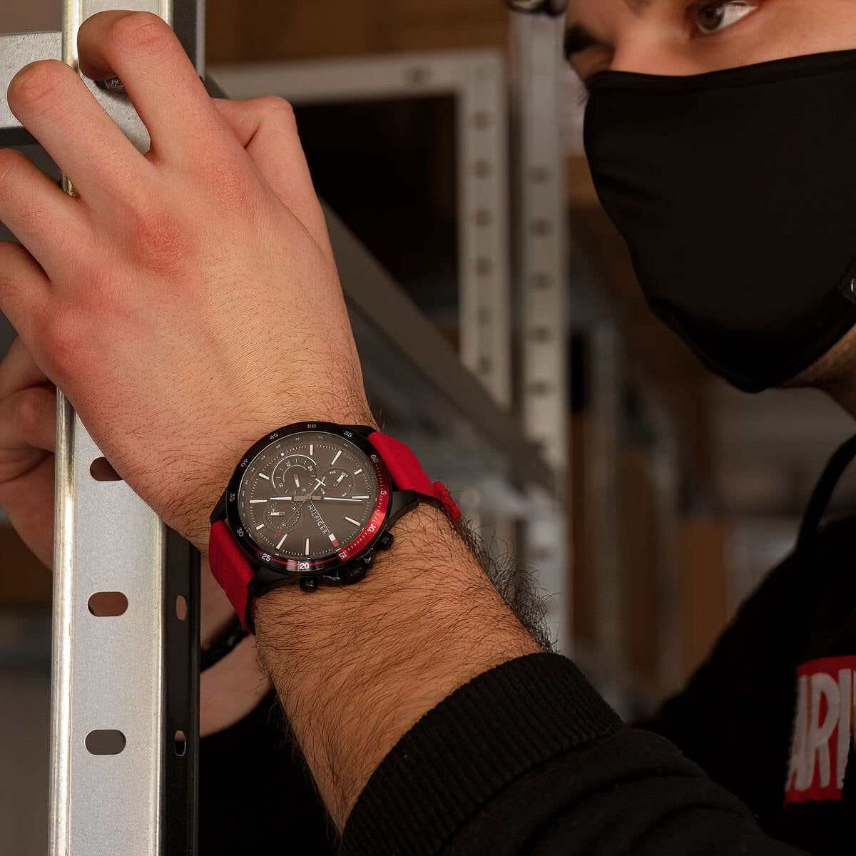 Tommy Hilfiger 46mm Round Watch with hands and silicone bracelet-red-1791722 for men