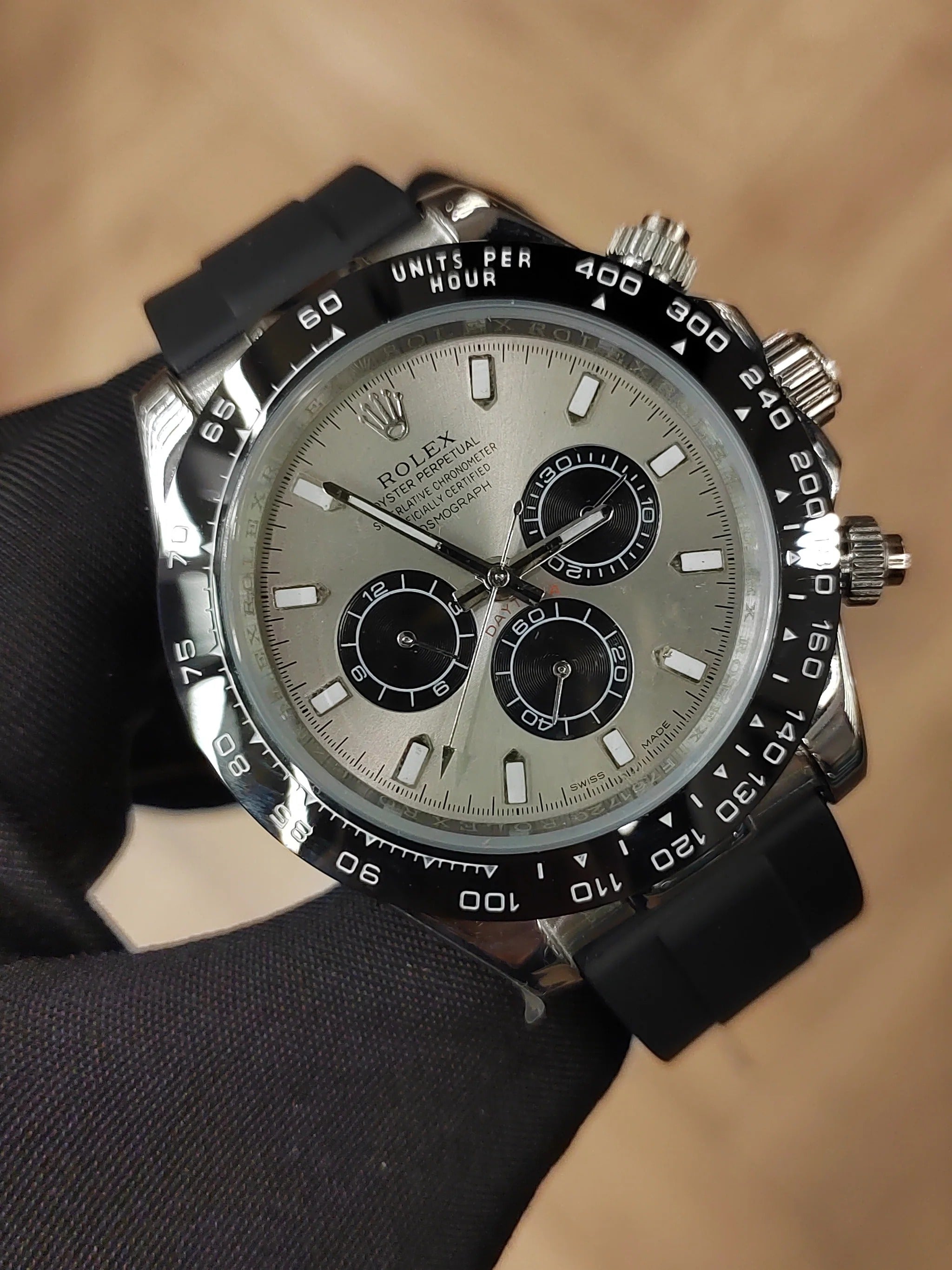 ROLEX OYSTER PERPETUAL SUPERLATIVE CHRONOMETER